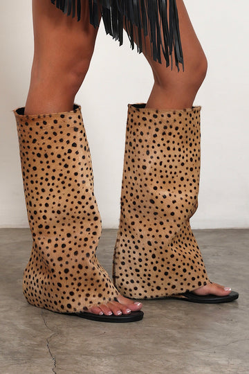 LE BOOT CUT OUT