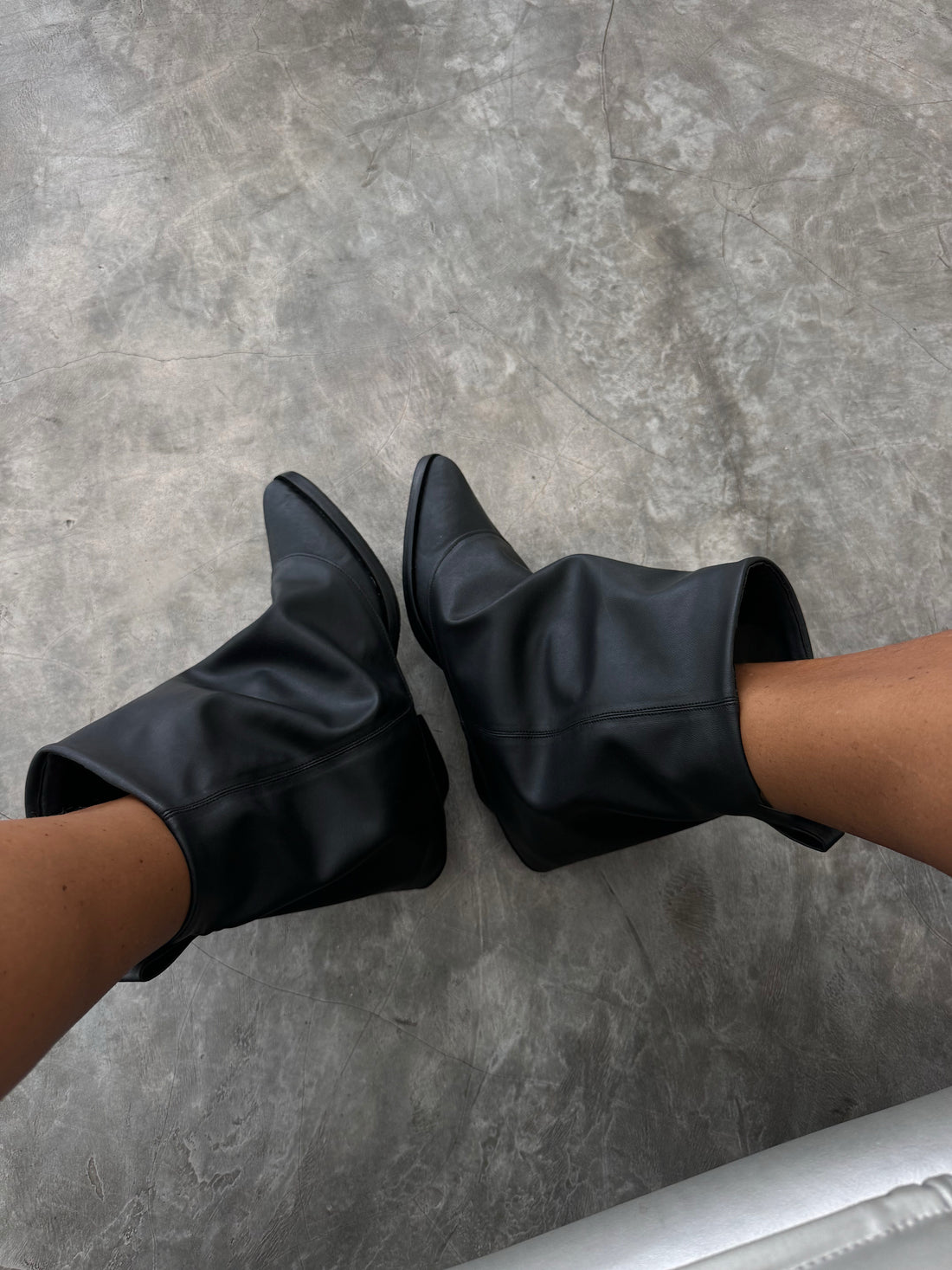 LE BOOT VEGAN LEATHER ANKLE BOOTS